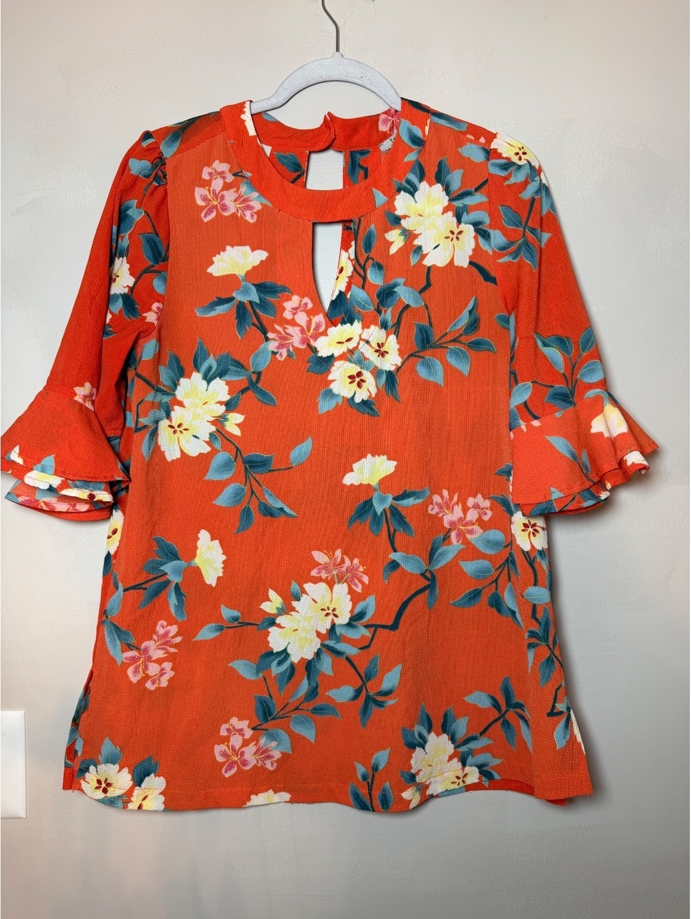 Jodifl Women's Floral Print Orange Blouse with Ruffle Sleeves. Size Medium